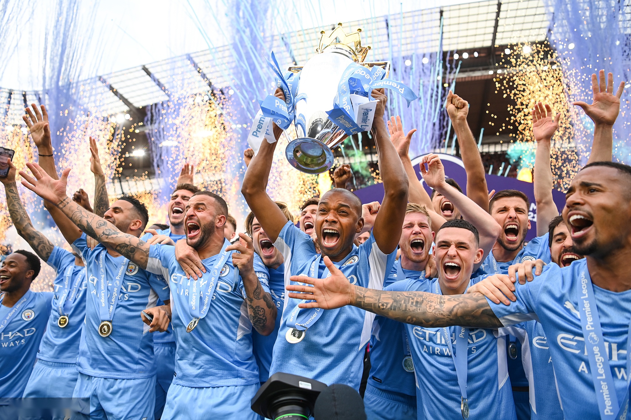 萨戴帽的三 萨戴帽的三