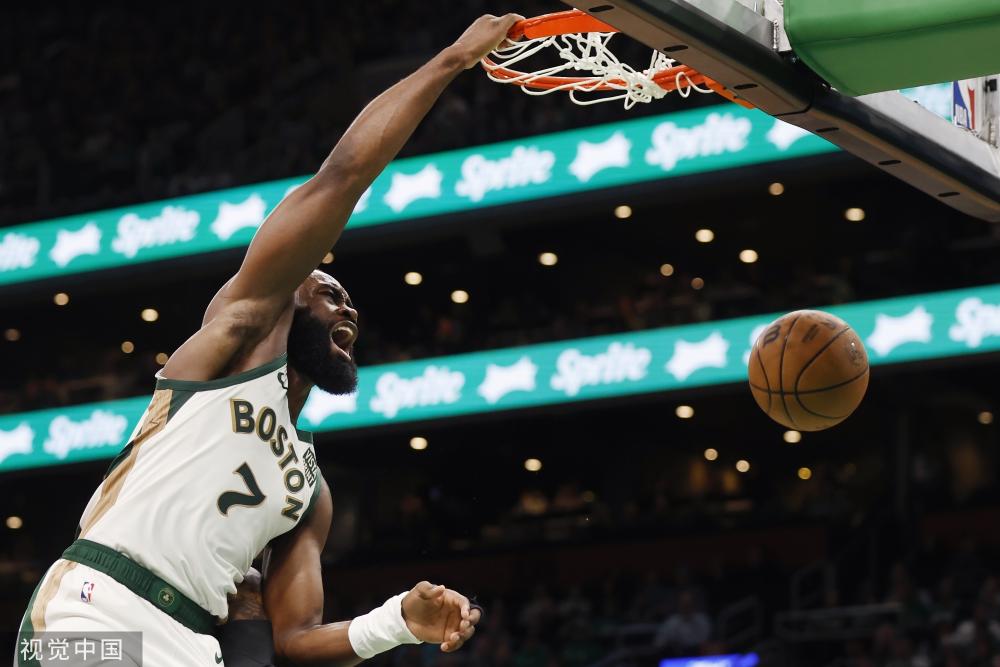 与防守之间 与防守之间