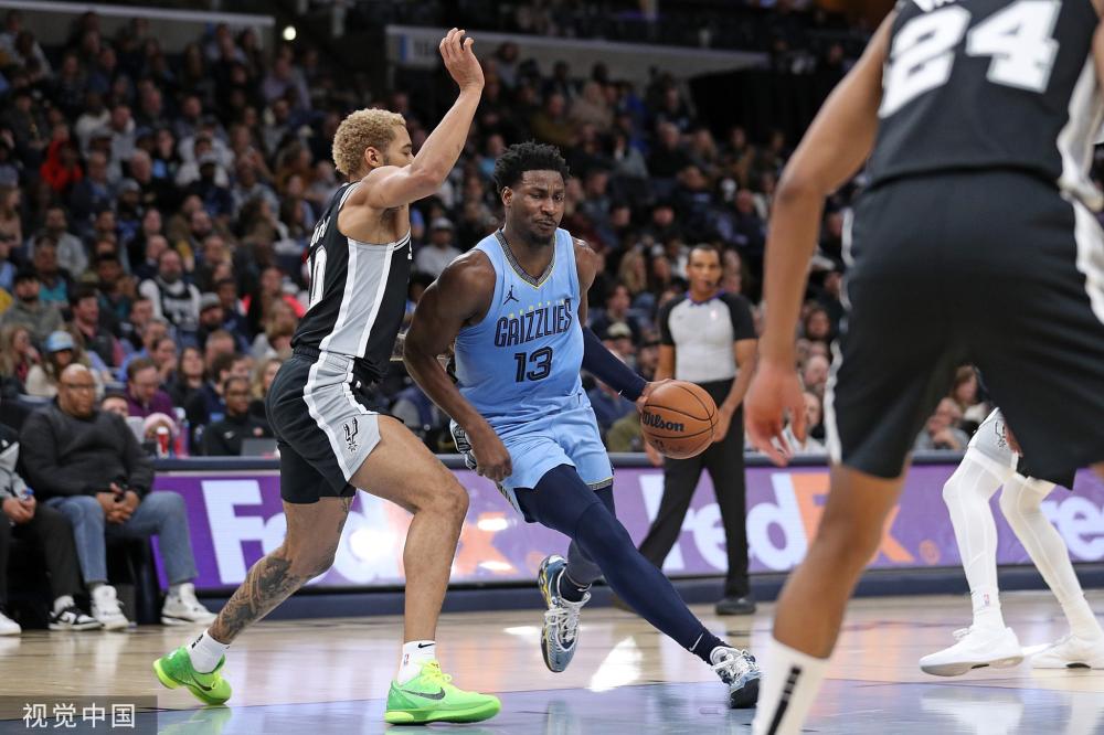 他享受著自 他享受著自